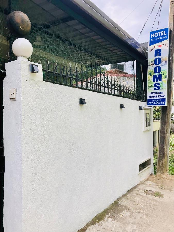Jenushi Homestay Κάντι Εξωτερικό φωτογραφία