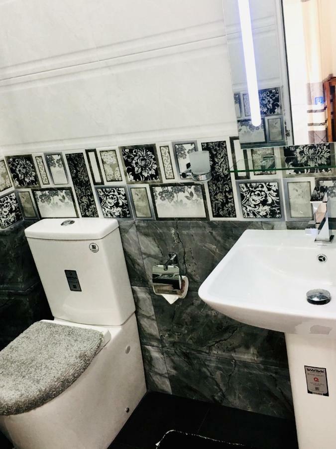 Jenushi Homestay Κάντι Εξωτερικό φωτογραφία